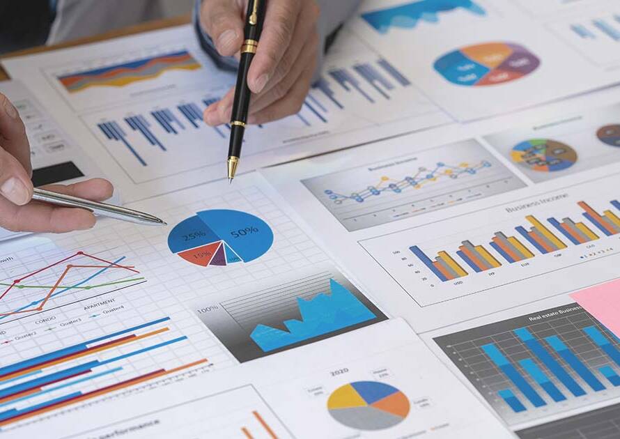 Estudio de mercado con análisis de datos y clientes